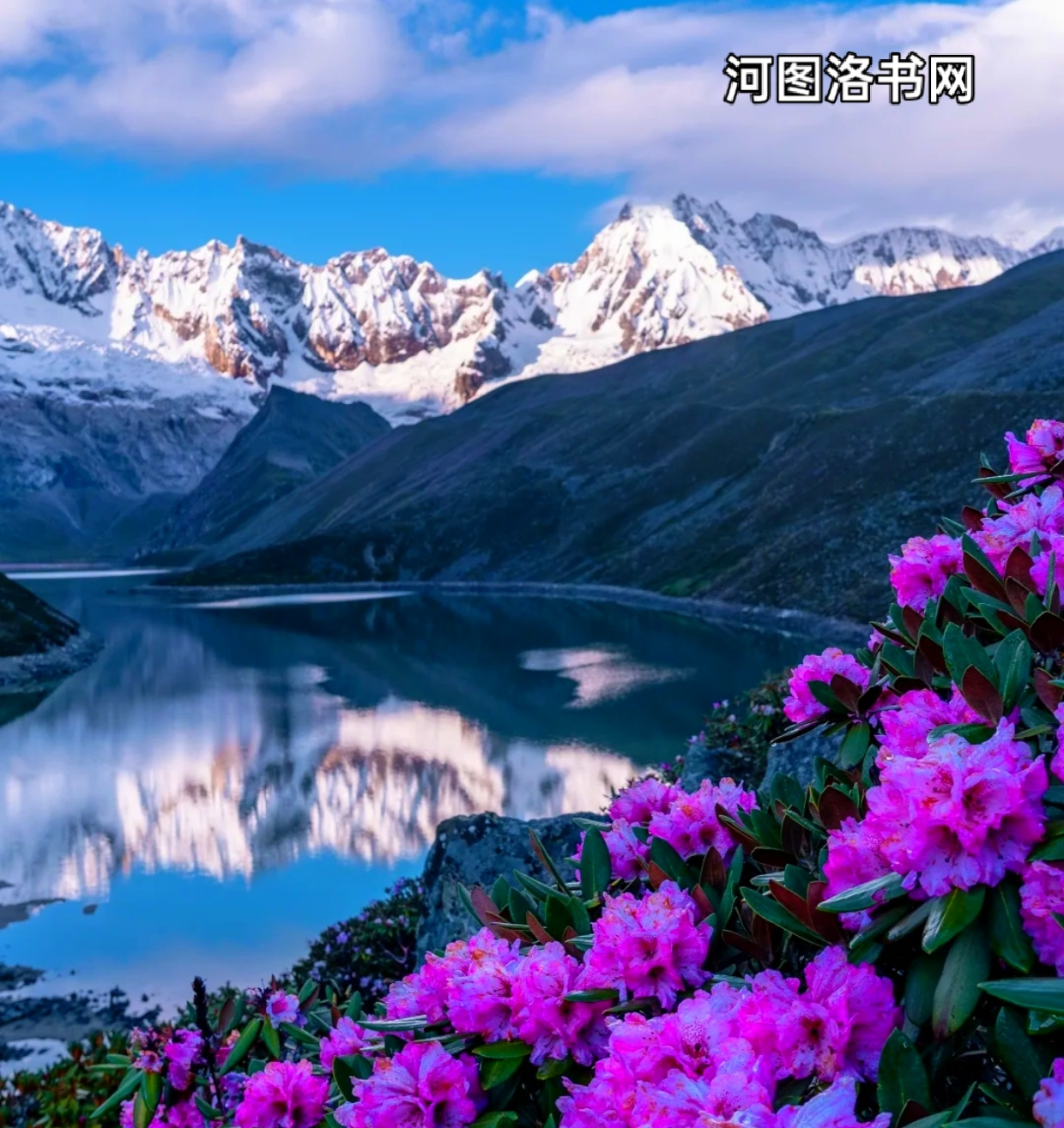 库拉岗日雪山.png